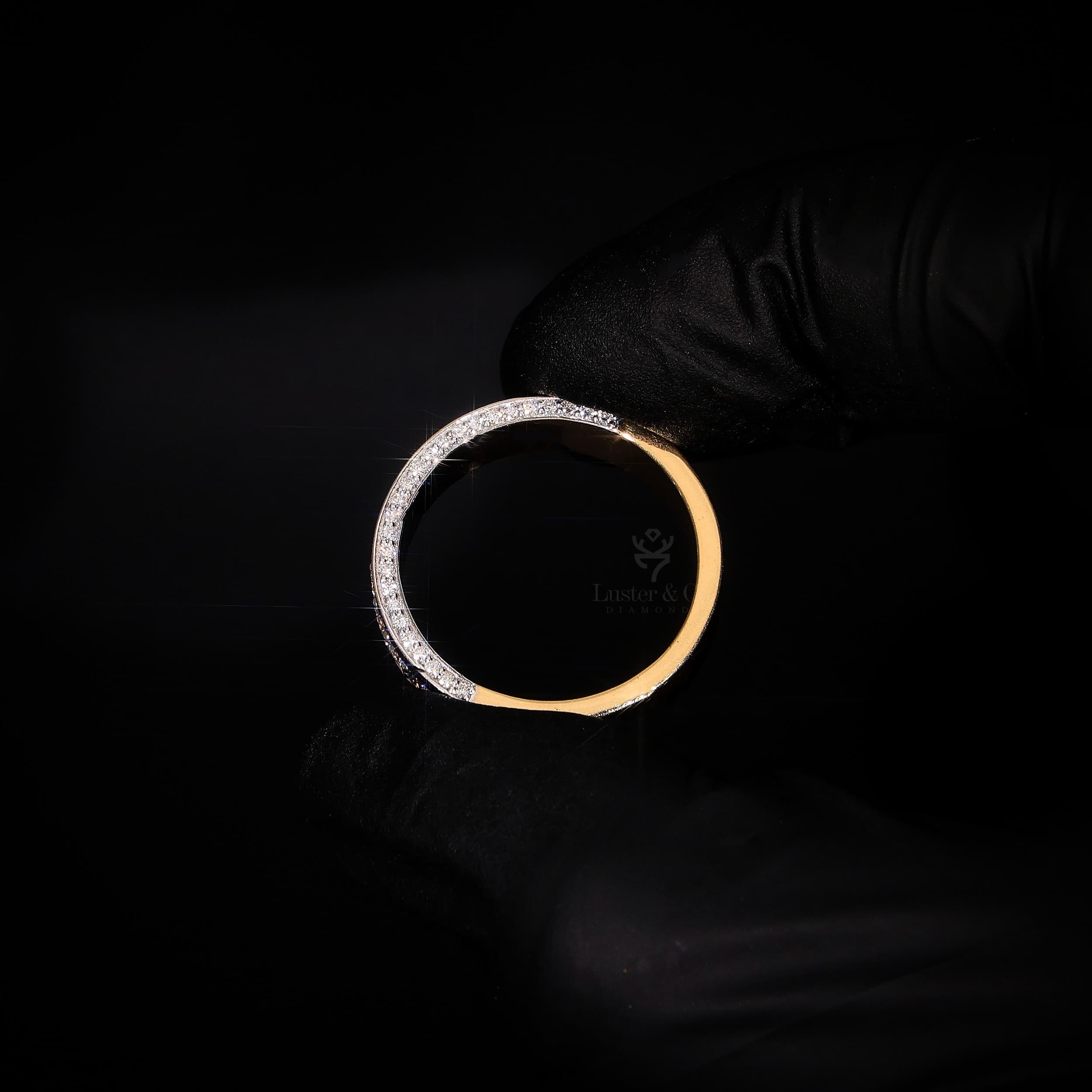 Gemini Twin-Crest Diamond Band