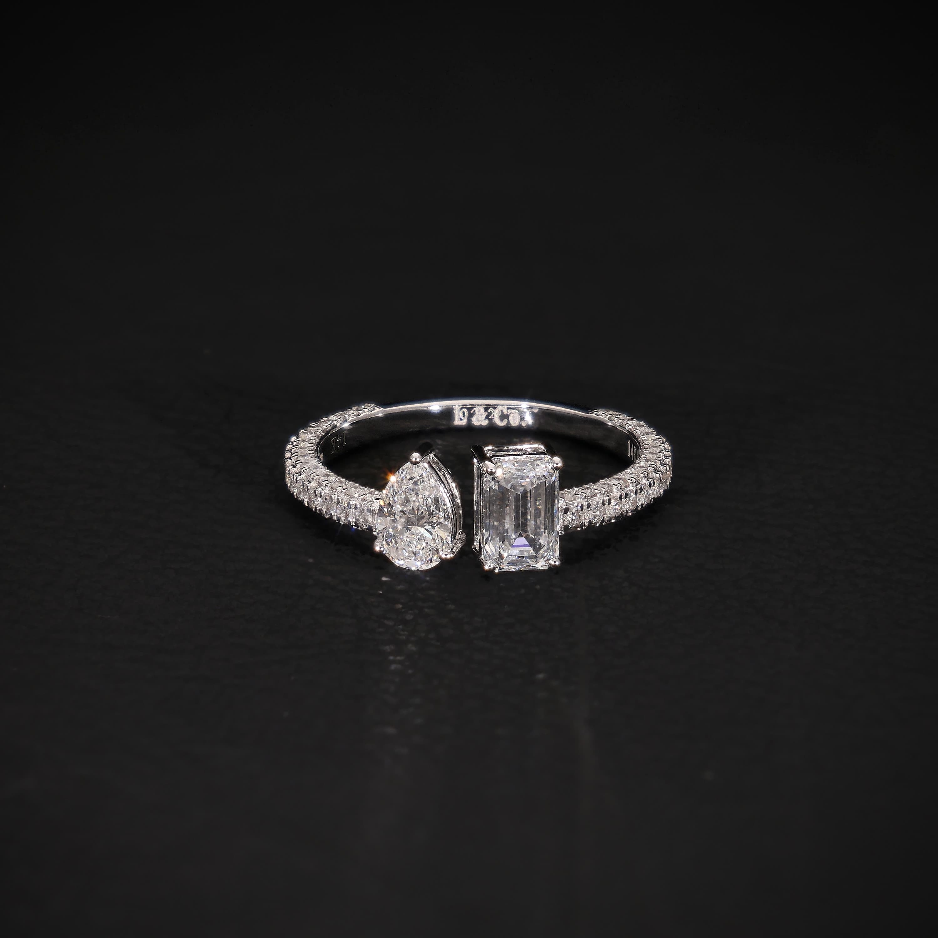 Toi et Moi Emerald & Pear-Cut Diamond Engagement Ring